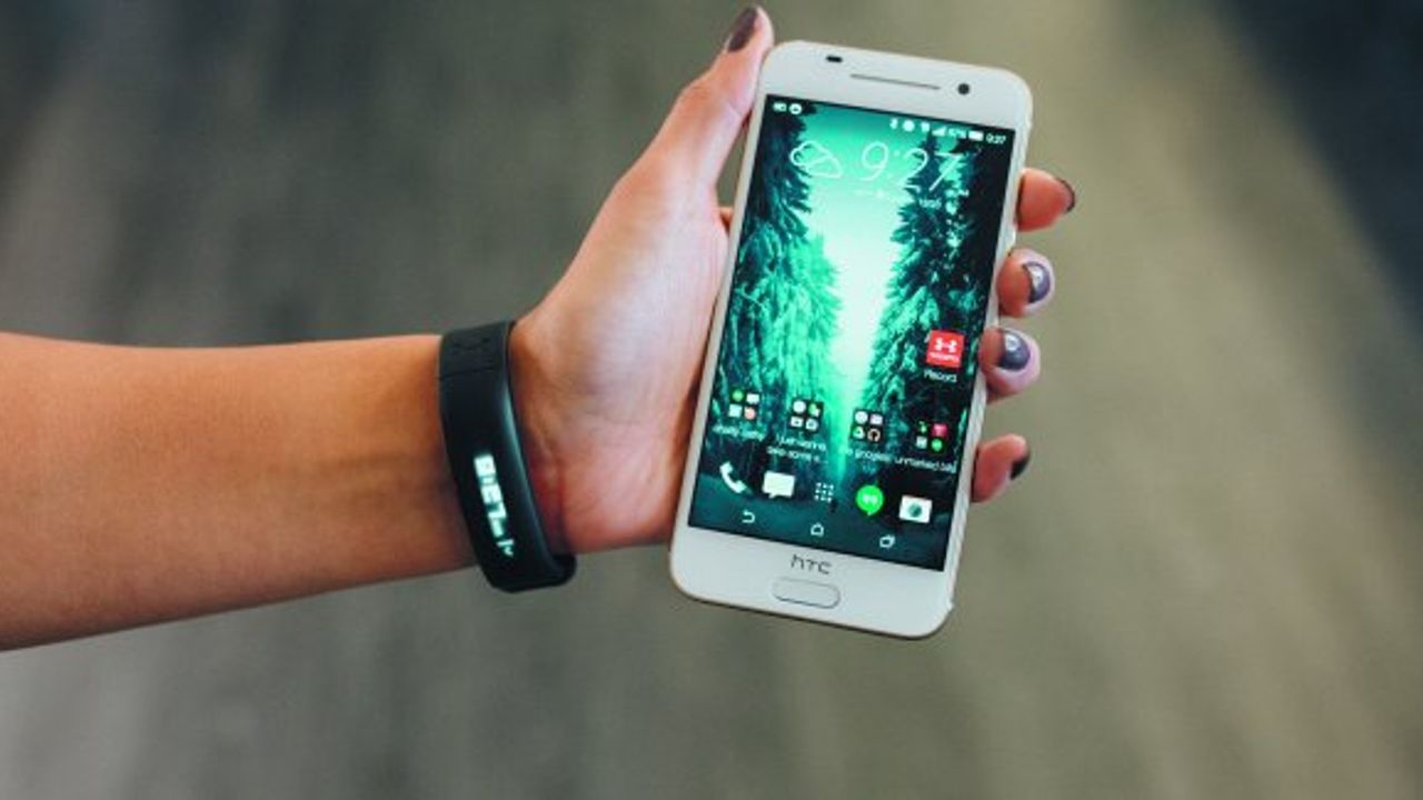 HTC'den sağlık için UA HealthBox