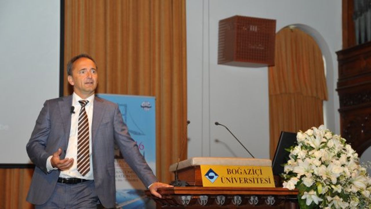 Ünlü İşadamı Snabe;"Formula1'deki gibi 2 tip liderlik var"