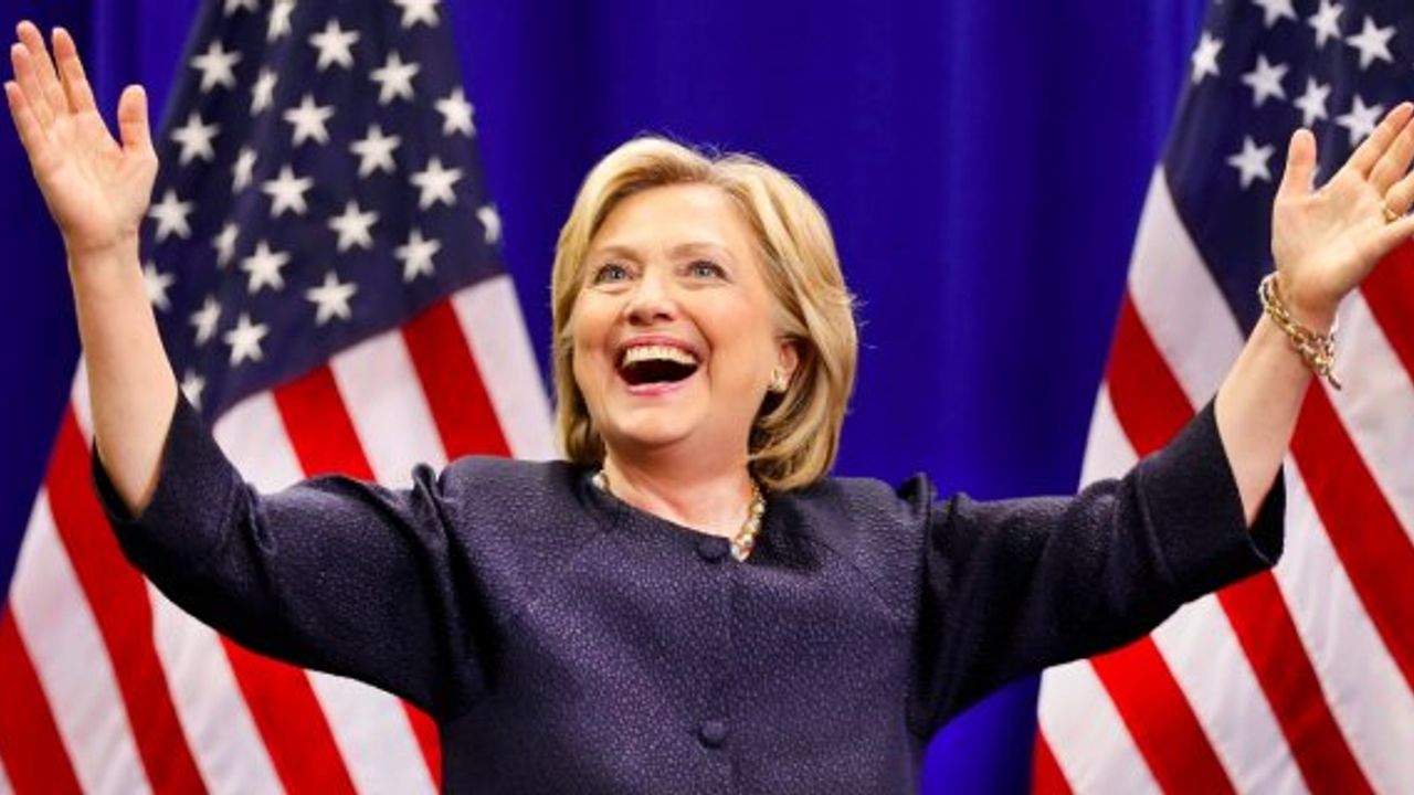 Hillary Clinton'dan kadınlara:"Ben ABD'nin ilk kadın başkanı olabilirim ama bir sonraki sizsiniz"