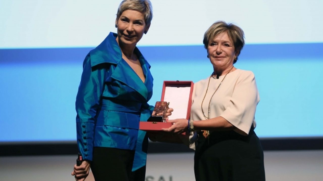 Başarılı iş kadını Leyla Alaton'a Tescilli Markalar'dan onur ödülü