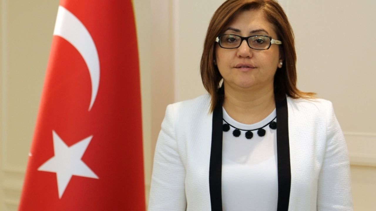 Fatma Şahin;"2017'nin tüm dünyaya barış ve huzuru getirmesini temenni ediyorum"