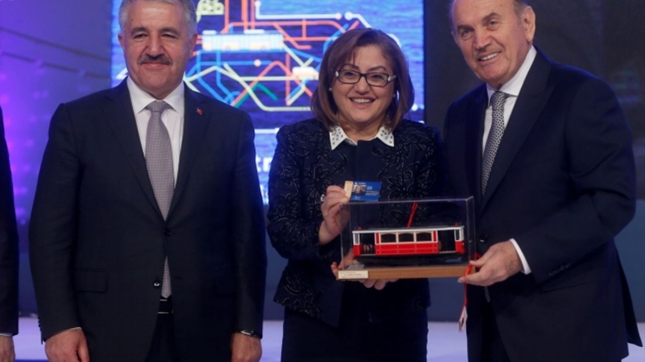 Fatma Şahin;"Zihinsel dönüşüm yol yapmaktan daha zor"
