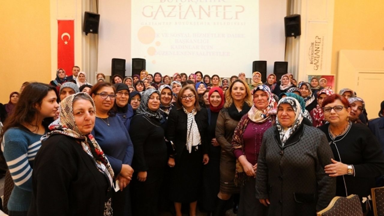 Fatma Şahin'den kadınlara;"İnsan umudunu kaybederse hayatını kaybeder"