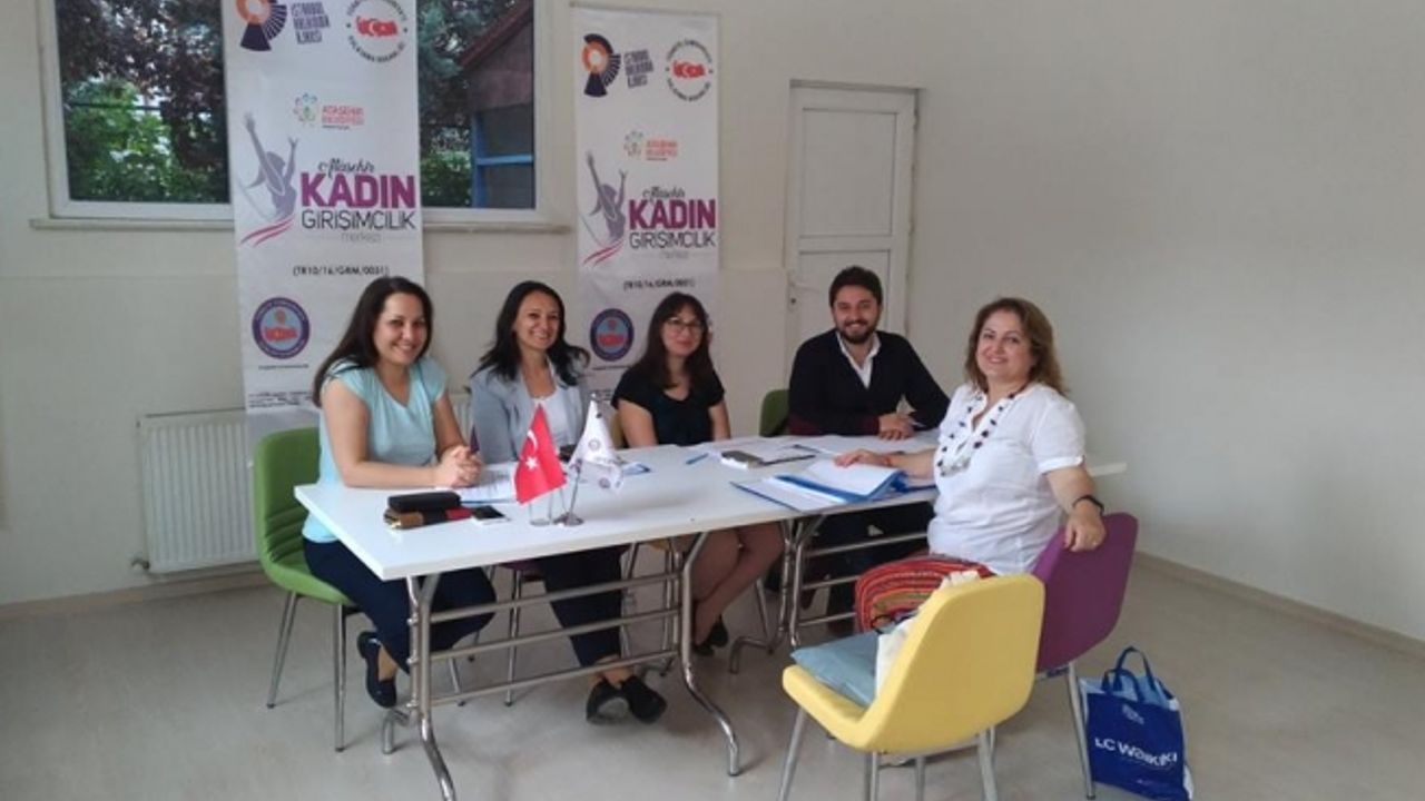 Girişimci olmak isteyen kadınlara AKAGİM'den ücretsiz eğitim
