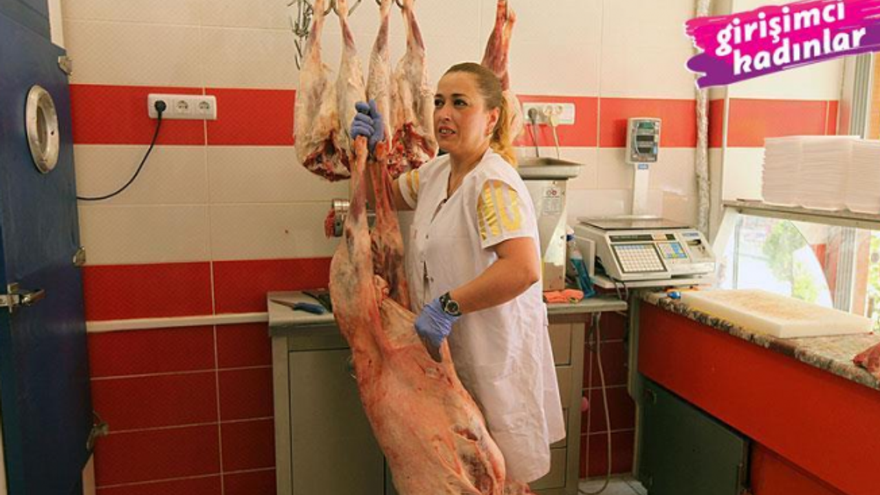 Kasaplık yapan Gülten Kuzu;" Kadın isterse her şeyi yapar. Hırslandım ve yaptım"