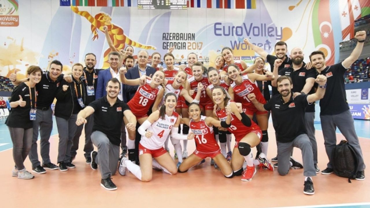 Kadın Voleybolcularımız Avrupa'da Bronz Madalya Kazandı