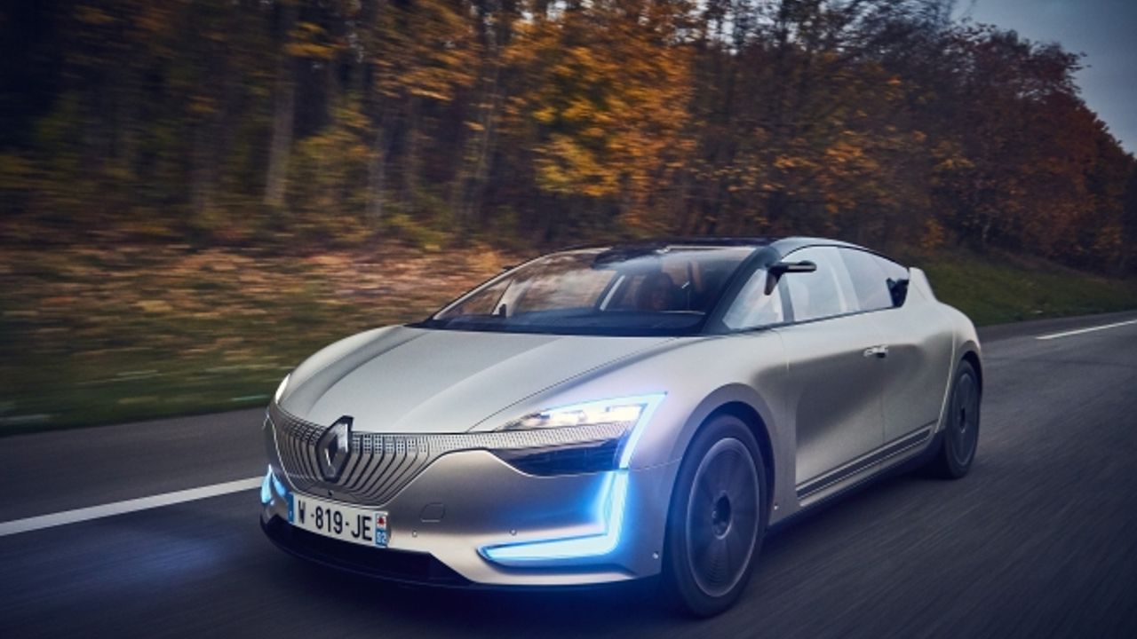 Renault SYMBIOZ ile otonom sürüş başlıyor
