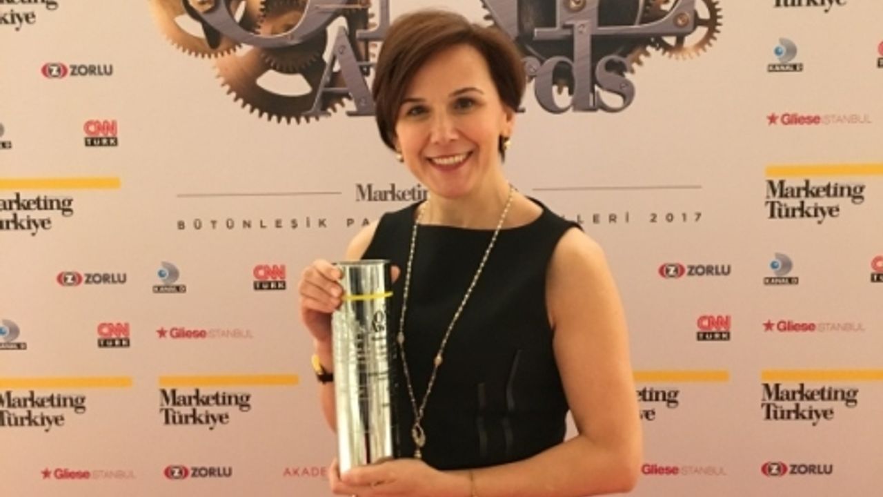 The ONE Awards ödülünü Teknosa kazandı