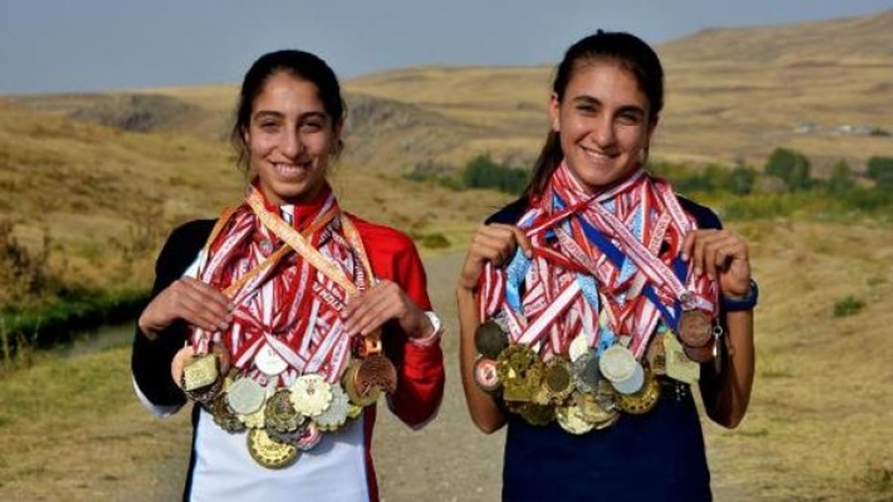 Aileleri ikna edilince Zeynep Bayçınar ve Eda Solmaz, Avrupa şampiyonu oldu