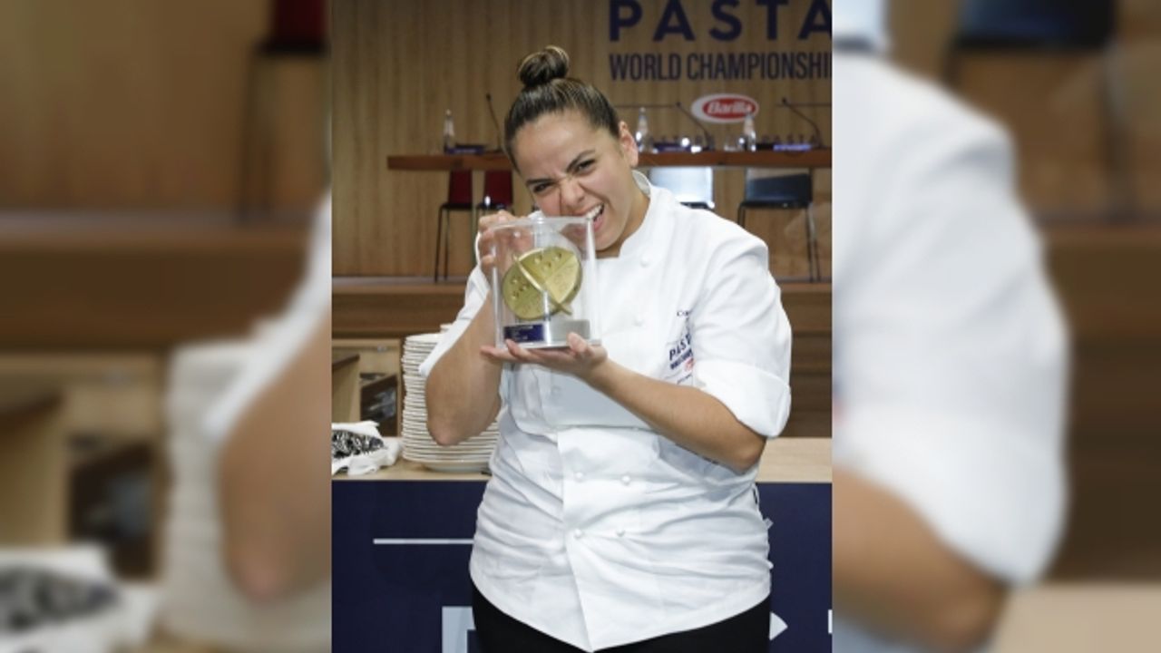 Dünya Makarna Şampiyonası’nın galibi  ABD’li şef Carolina Diaz oldu