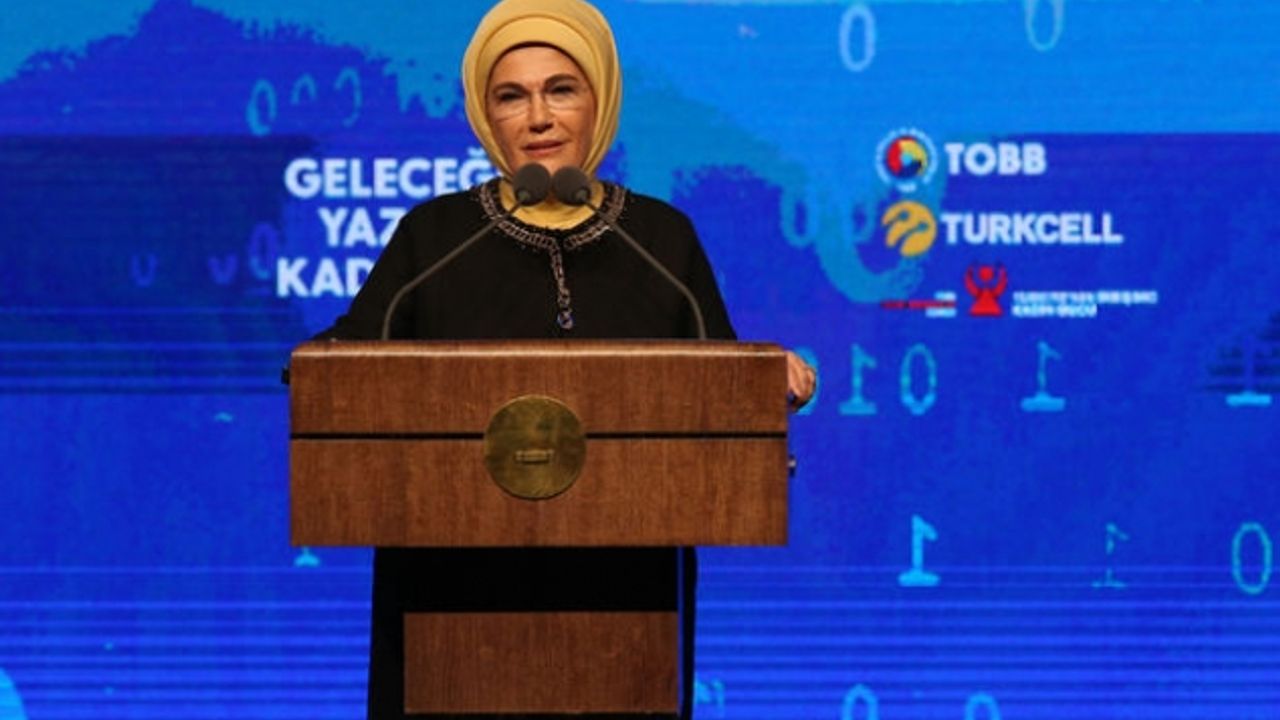 Emine Erdoğan, "Kadınlarımızı teknoloji dünyasına davet ediyorum"