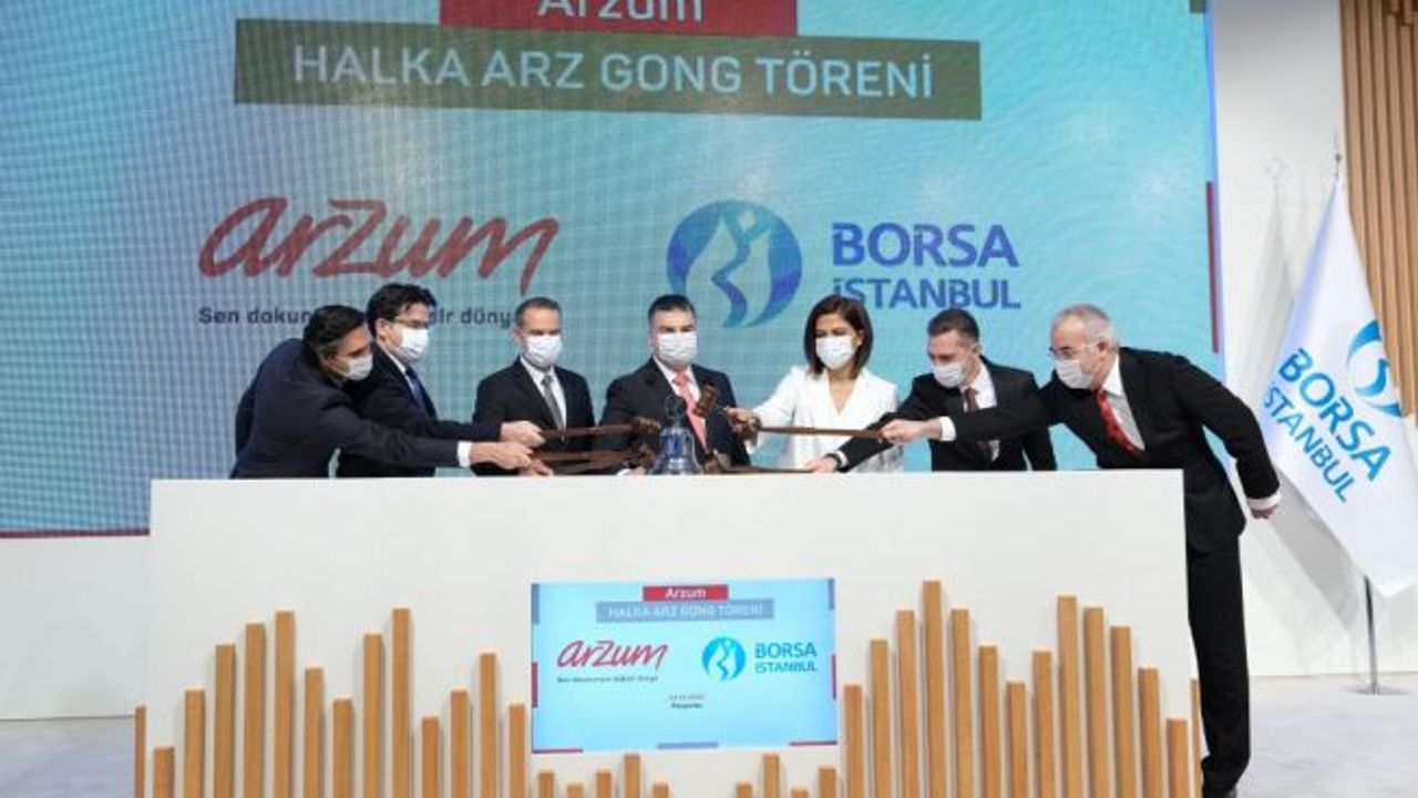 Borsa İstanbul’da Gong Bu kez Arzum İçin Çaldı, Törendeki Tek Kadın Mehtap Yıldız