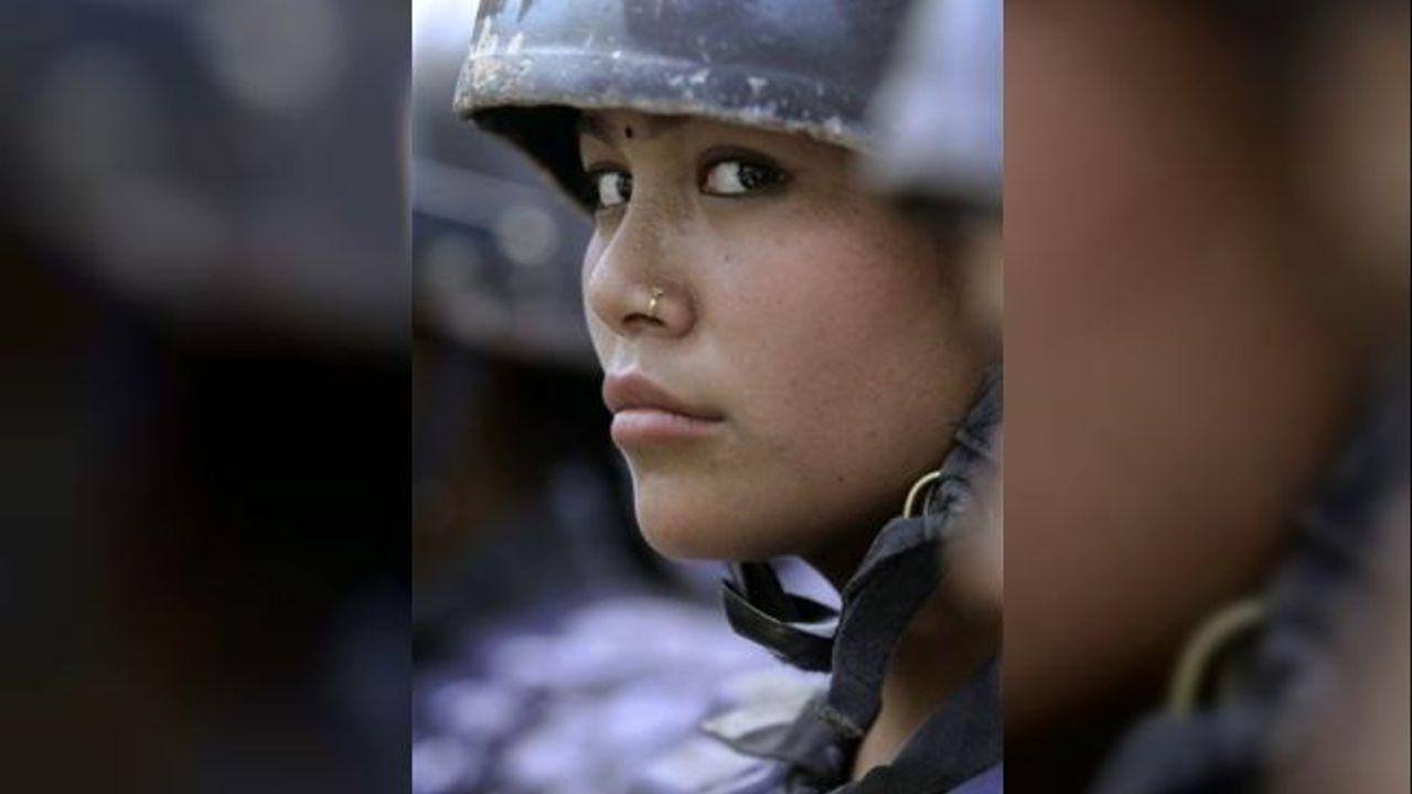 Nepal'in kadın askerleri, COVID kriziyle mücadele etmek için tabuları yıkıyor