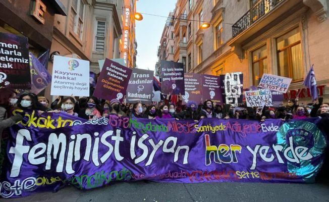 Feminist isyan her yerde!